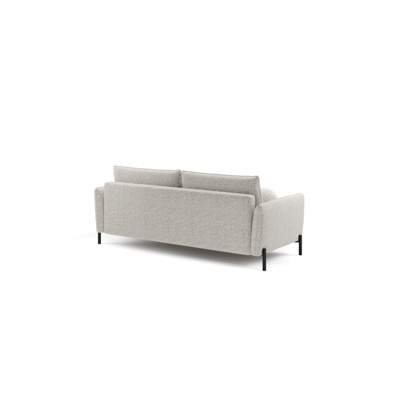 sofa w kremowym kolorze