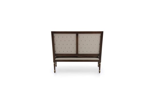 ławka z włoskimi zdobieniami 