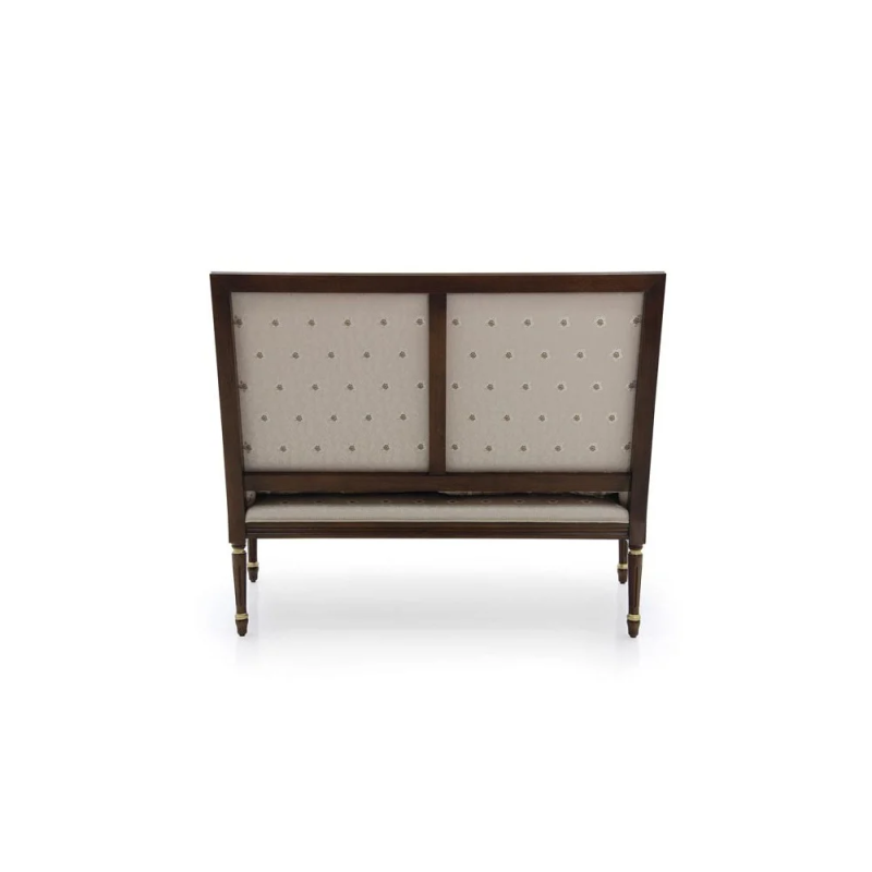 ławka z włoskimi zdobieniami 