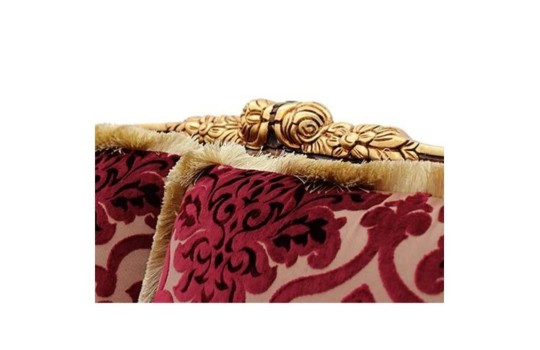 sofa w bogatym stylu