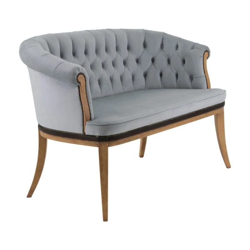 ławka na drewnianej podstawie 