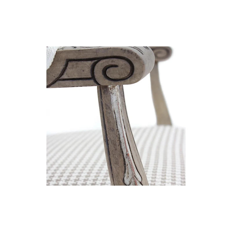 fotel z ludwikowskimi nóżkami 