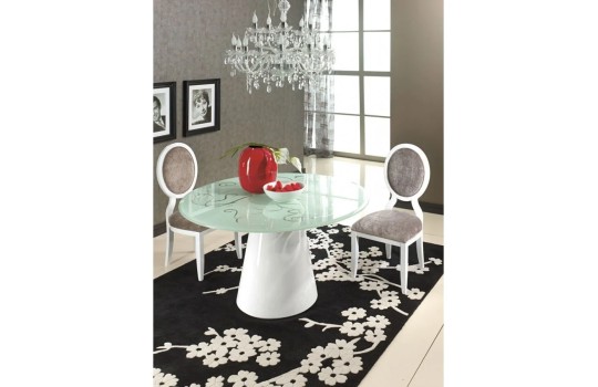 krzesło kobido na białej ramie 