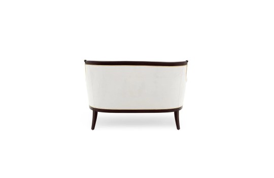 sofa w welurowym materiale 
