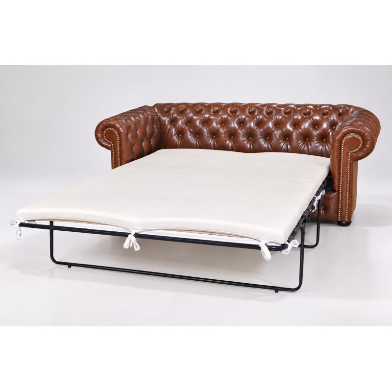Rozłożona sofa chesterfield Parole z materacem, gotowa do spania Rozłożona sofa chesterfield Parole z materacem, gotowa do spania