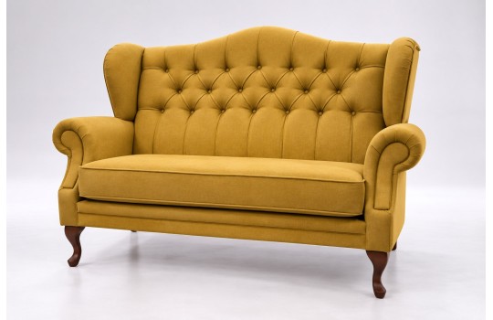 Musztardowa sofa uszak Bertiso w nowoczesnym salonie Musztardowa sofa uszak Bertiso w nowoczesnym salonie