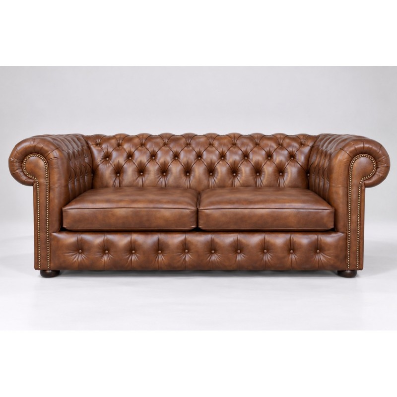 Koniakowa sofa chesterfield Parole 200 cm od frontu na jasnym tle Koniakowa sofa chesterfield Parole 200 cm od frontu na jasnym tle