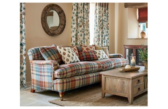 Kanapa Sari w kratkę