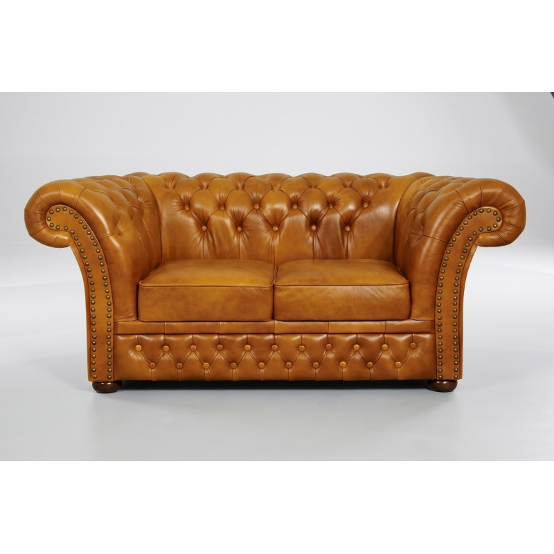 Sofa Chesterfield Wonder w miodowym brązie – skórzane obicie z pikowaniem i ćwiekami