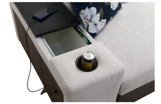 sofa z pojemnikiem na kubek 