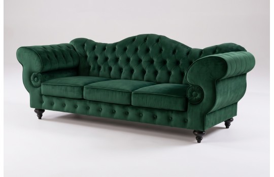 Zielona sofa glamour Elizabeth w dłuższej wersji 200 cm, zdjęcie na jasnym tle Zielona sofa glamour Elizabeth w dłuższej wersji 200 cm, zdjęcie na jasnym tle