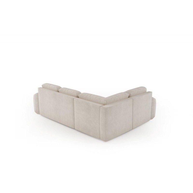 sofa w beżowym materiale 