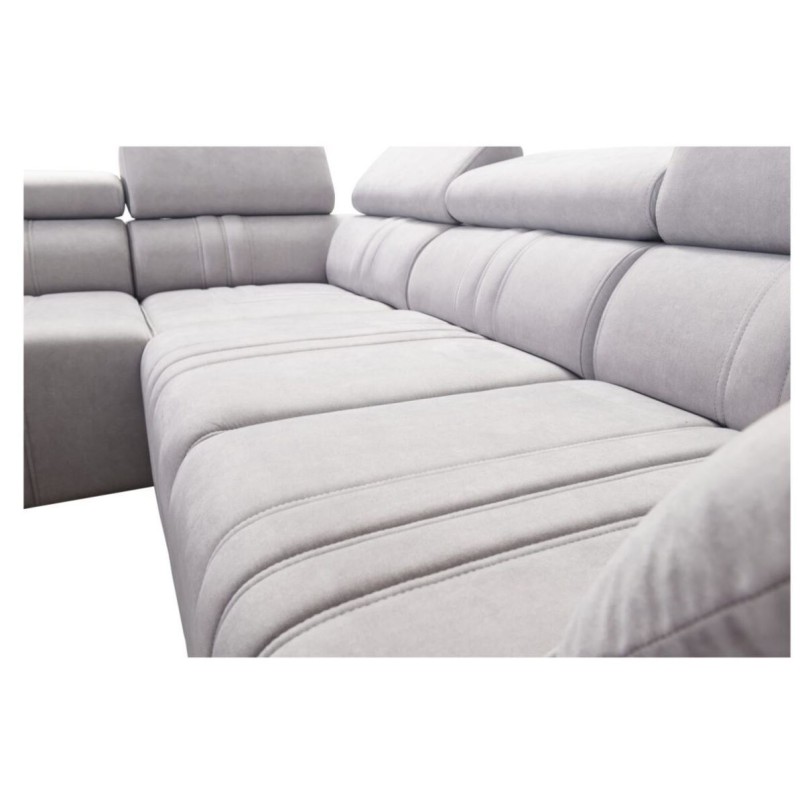 narożnik z przeszyciami 