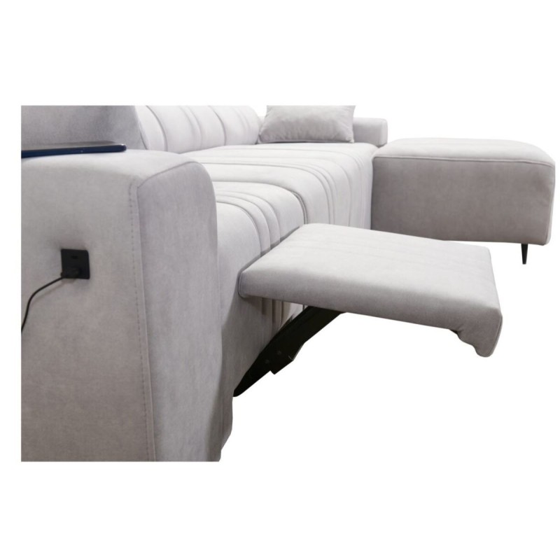 wyjmowany podnóżek w narożniku 