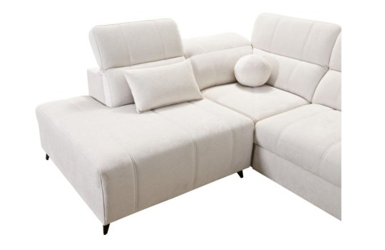 kanapa z wysokimi oparciami 