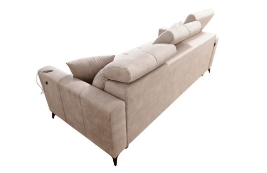 sofa na wysokich nóżkach