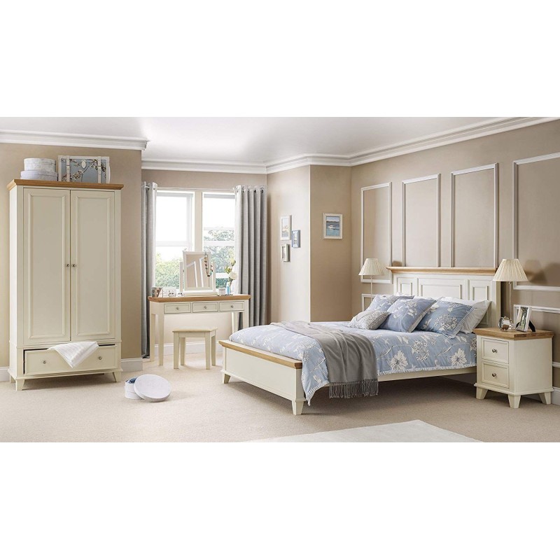 Szafa z dębowym wieńcem Gotland