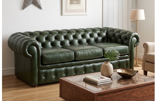 Sofa retro chesterfield w ciemnozielonej skórze – klasyczna kanapa 230 cm z pikowanym oparciem