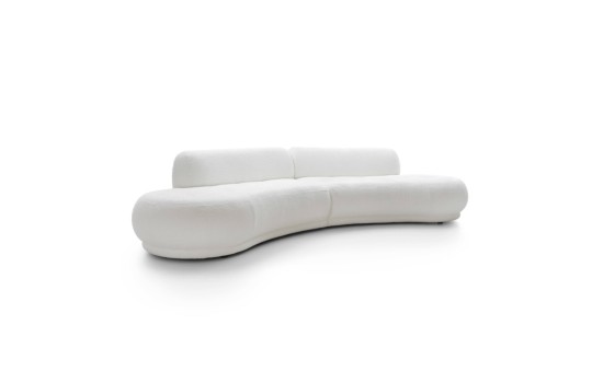 sofa w białym materiale