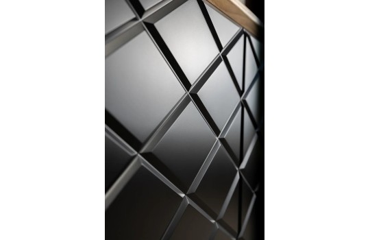 Frezowane fronty w komodzie, front czarny