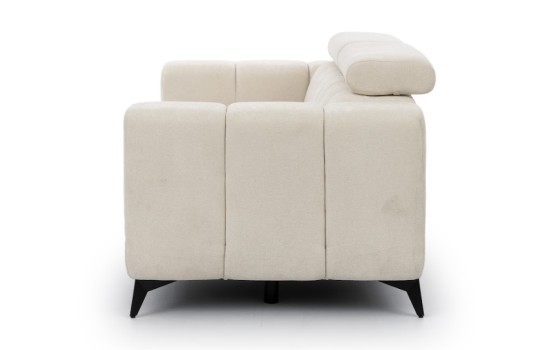 sofa na czarnych nóżkach