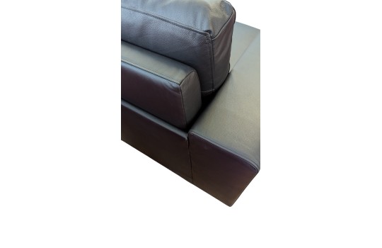 czarna sofa ze skóry naturalnej 