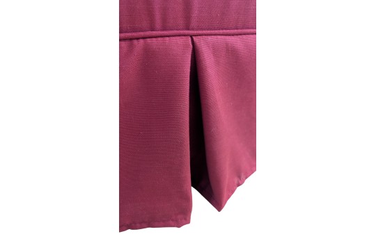 sofa z falbanką 