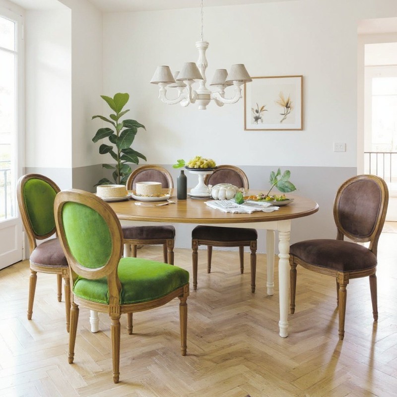 Okrągły stół Lumaro z białą podstawą krzesła Fabiano