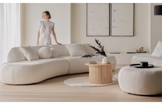 kremowa sofa