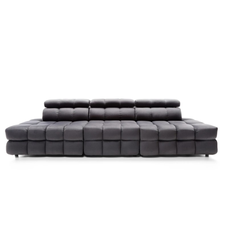 duża sofa z przeszyciami 