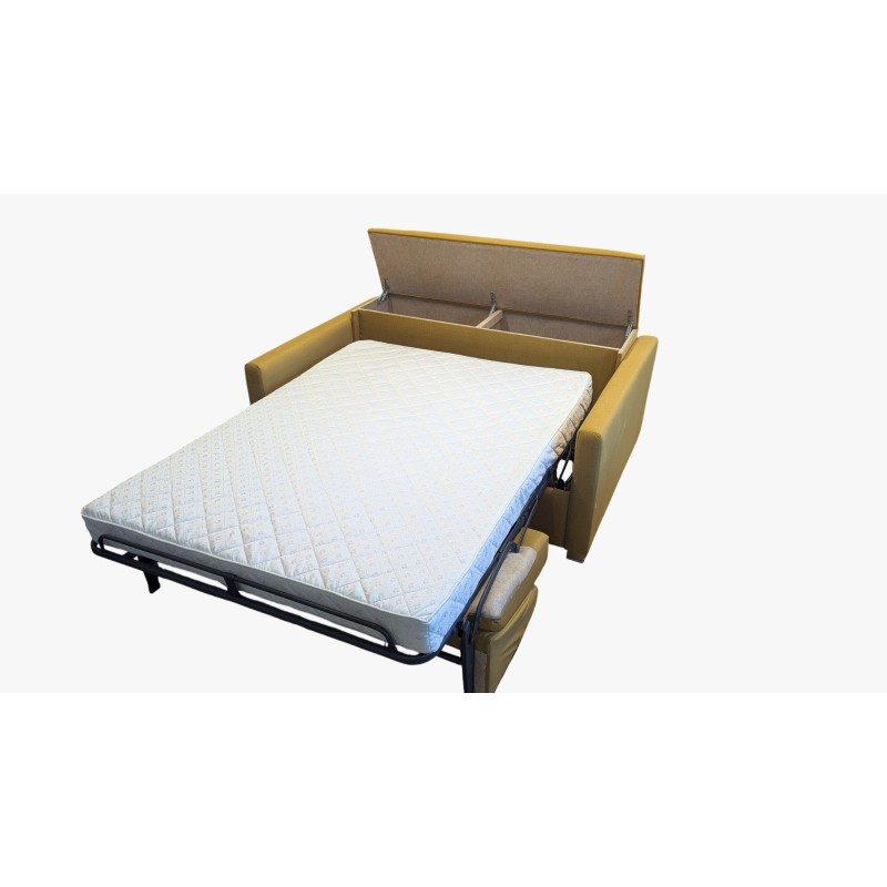 sofa z grubym materacem 