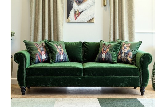 wygodna sofa na wysokich nóżkach 