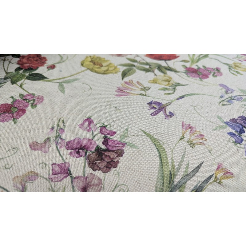 tkanina w delikatne kwiaty 