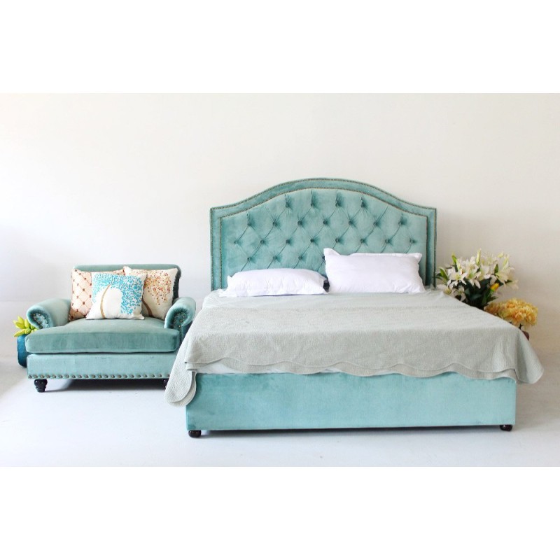 Tapicerowane łóżko z pikowaniami Andrea