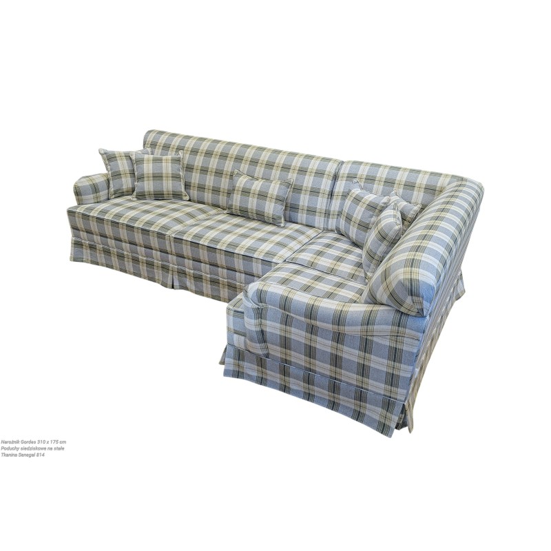 Narożnik w kratę Gordes 310x175 cm w ujęciu pod kątem na białym tle Narożnik w kratę Gordes 310x175 cm w ujęciu pod kątem na białym tle