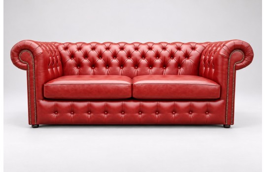 Czerwona sofa chesterfield Parole z pełnym pikowaniem i ćwiekami Czerwona sofa chesterfield Parole z pełnym pikowaniem i ćwiekami