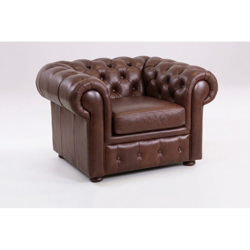 Brązowy skórzany fotel Chesterfield Retro na jasnym tle Brązowy skórzany fotel Chesterfield Retro na jasnym tle