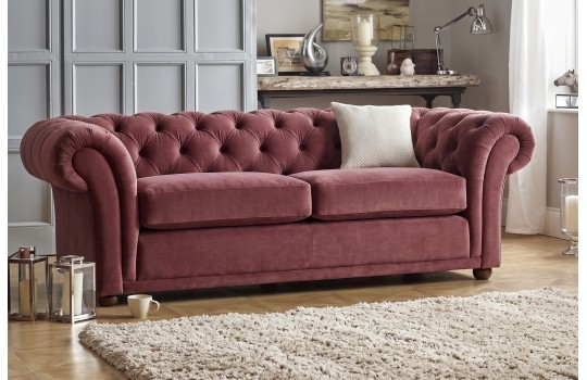 Kanapa Sansa w wrzosowym różu – pikowany chesterfield z welurowym obiciem Kanapa Sansa w wrzosowym różu – pikowany chesterfield z welurowym obiciem