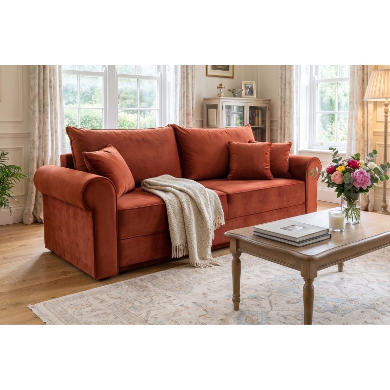 Sofa Roza 236 cm w ceglastym welurze – poduszki w tym samym kolorze w jasnym salonie Sofa Roza 236 cm w ceglastym welurze – poduszki w tym samym kolorze w jasnym salonie