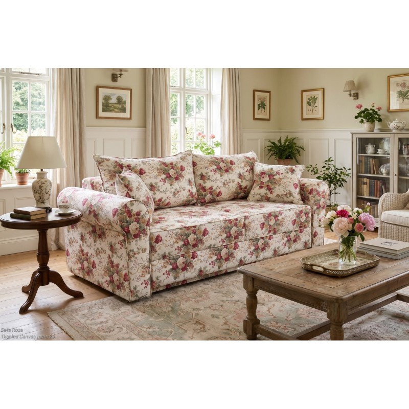 Sofa Roza w kwiaty – kremowa tkanina w róże w salonie z lampą i biblioteczką Sofa Roza w kwiaty – kremowa tkanina w róże w salonie z lampą i biblioteczką