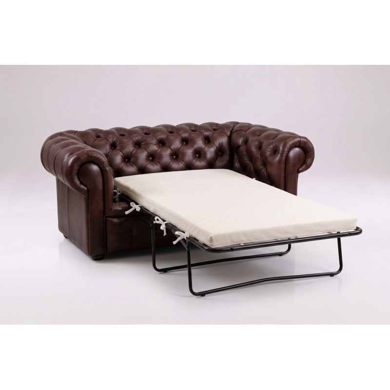 Sofa Chesterfield z funkcją spania na stelażu belgijskim – rozłożona wersja z materacem Sofa Chesterfield z funkcją spania na stelażu belgijskim – rozłożona wersja z materacem