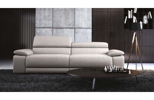Sofa z ruchomymi zagłówkami Maroni