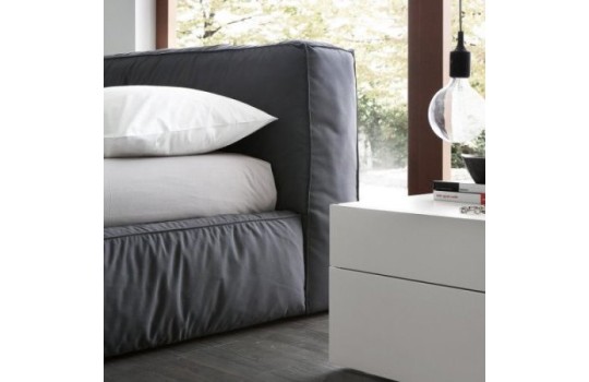 łóżko tapicerowane Orso do sypialni 