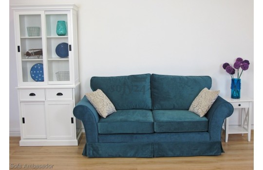 Sofa Ambasador i biała witryna