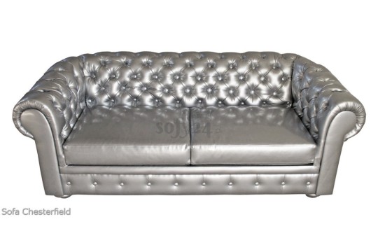 Sofa wykonana w srebrnej ekoskórze 