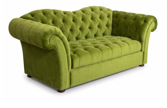 Sofa Chesterfield Wave w oliwkowej zieleni – faliste oparcie i pikowanie guzikami