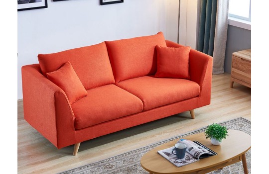 Piękna sofa z drewnianymi nóżkami w stylu skandynawskim Merano