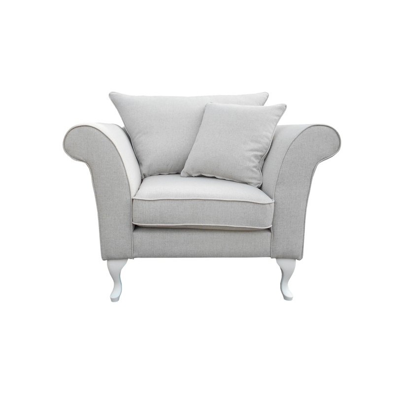 Fotel z ludwikowskimi nogami Aprikola 