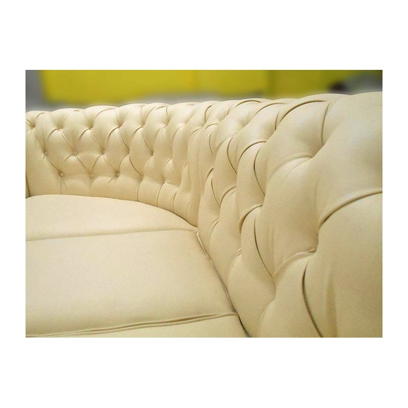 Pikowane oparcie w stylu chesterfield 