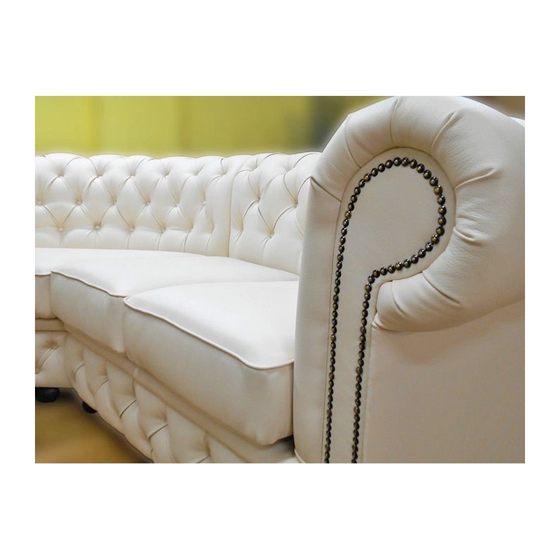 Boki z ozdobnymi gwoździami 